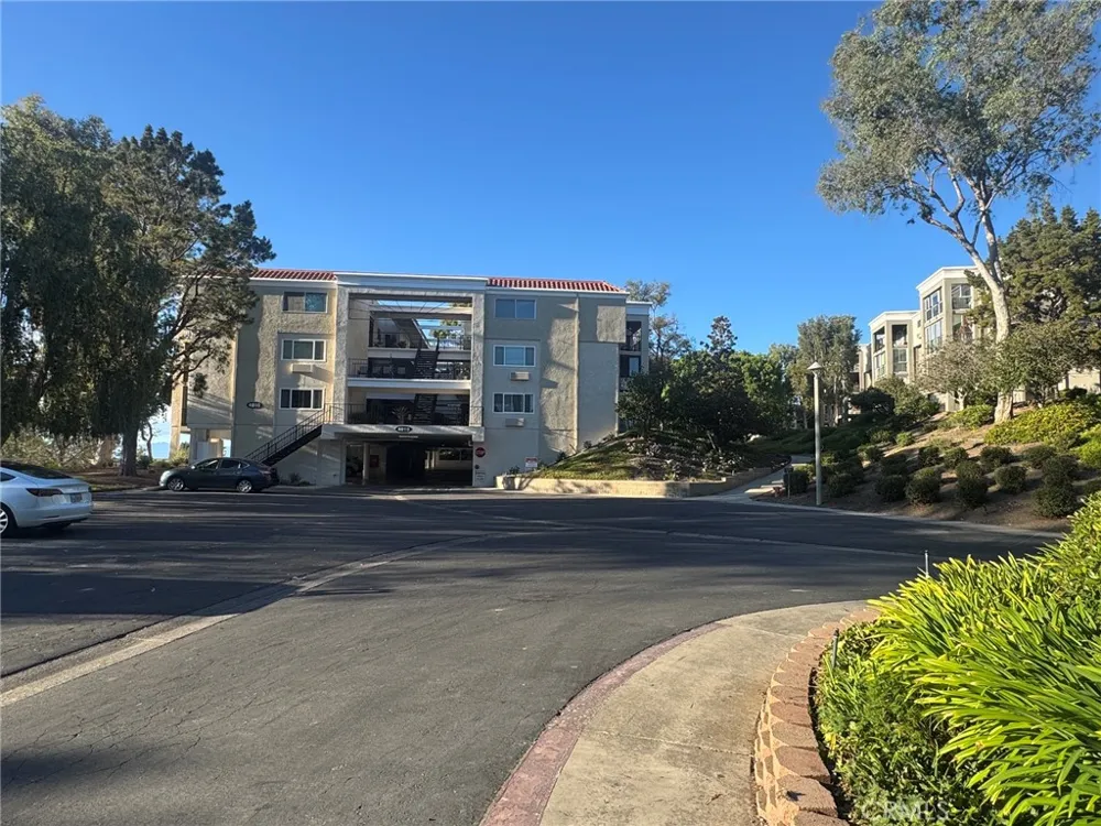 4010 Calle Sonora Oeste #2E Laguna Woods, CA 92637