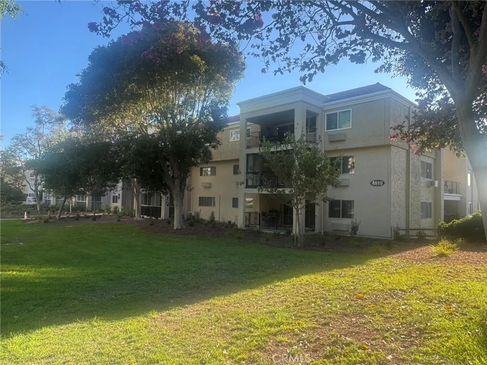 4010 Calle Sonora Oeste #2E Laguna Woods, CA 92637