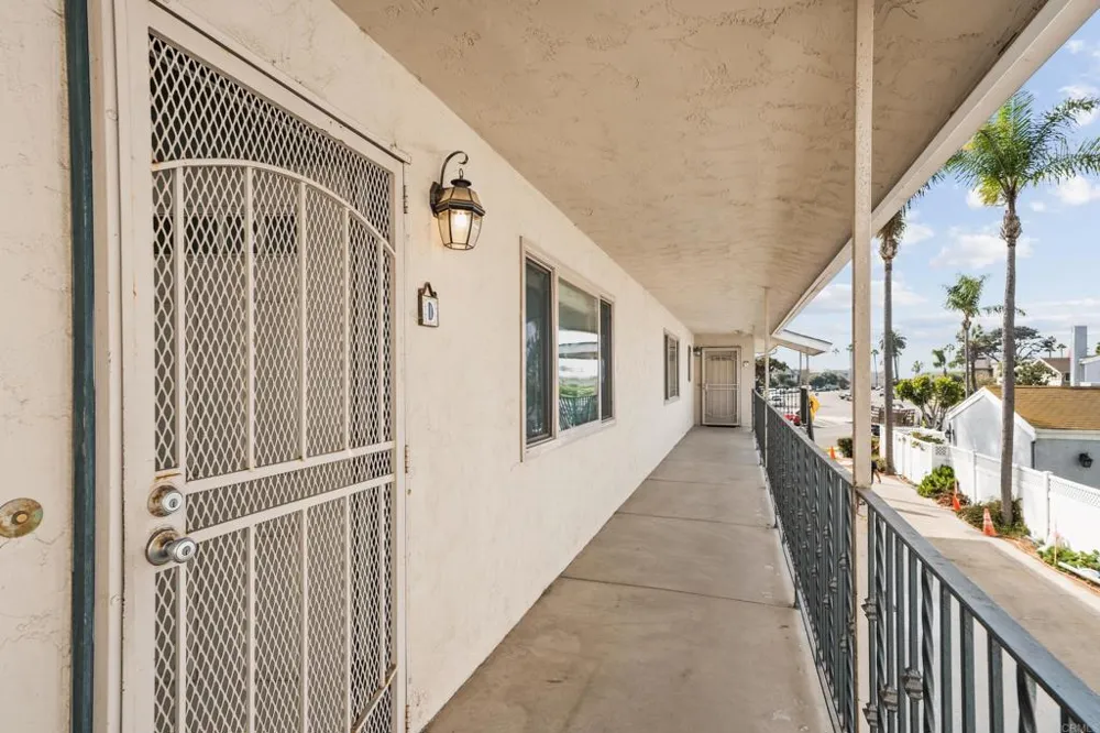 1052 Isabella Avenue Coronado, CA 92118