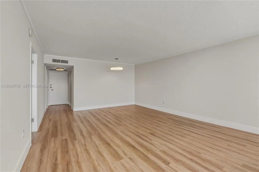 5838 Collins Ave #15F Miami Beach, FL 33140