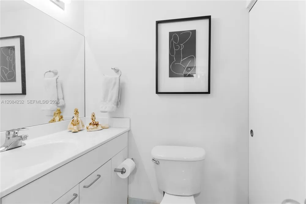 21055 Yacht Club Dr #207 Aventura, FL 33180