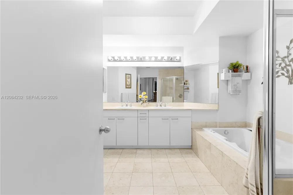 21055 Yacht Club Dr #207 Aventura, FL 33180