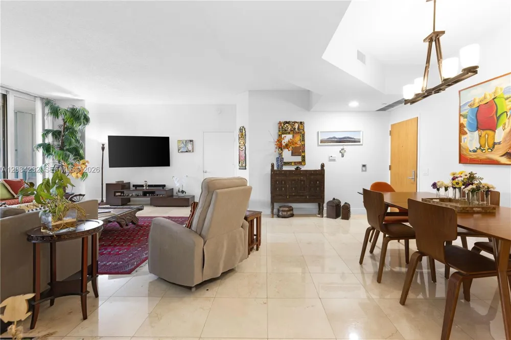 21055 Yacht Club Dr #207 Aventura, FL 33180