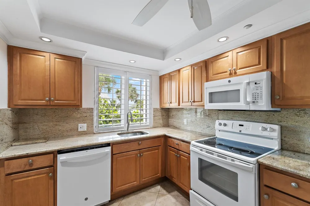 375 Beach Road #201 Tequesta, FL 33469