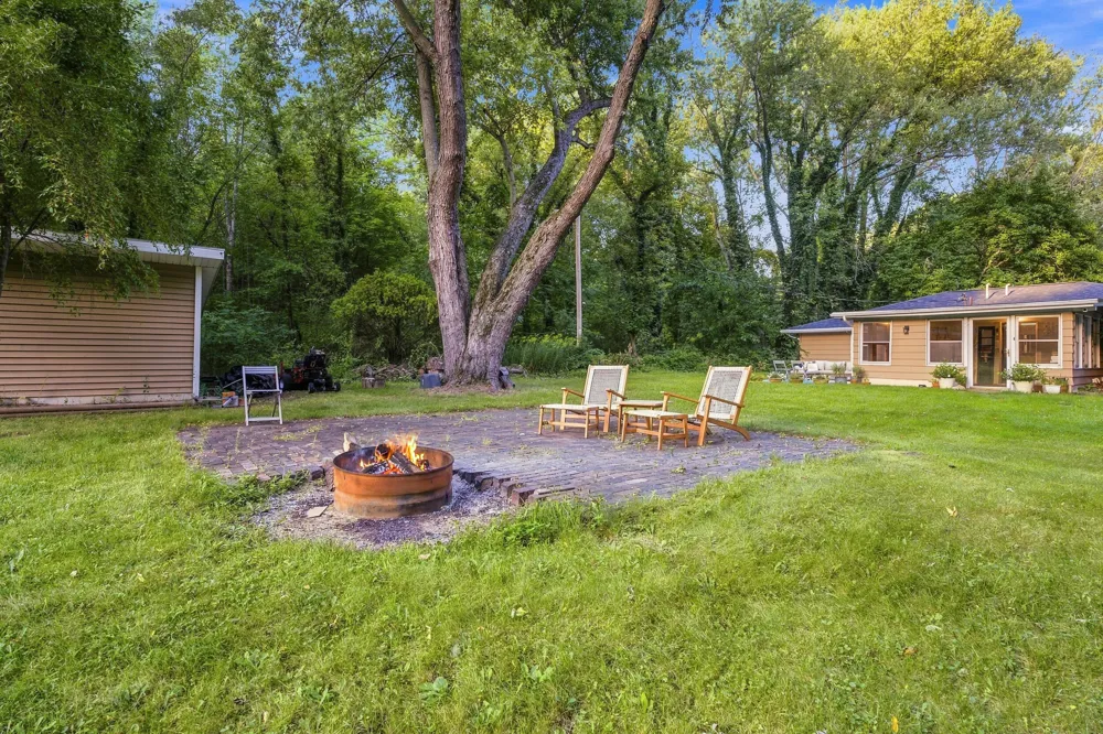 4292 Pier Road Benton Harbor, MI 49022