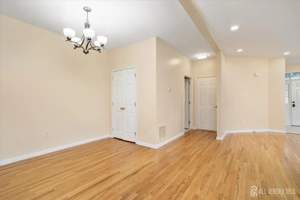 80 Tennyson Road East Windsor, NJ 08520