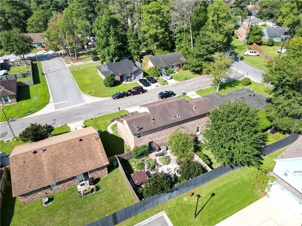 106 Hunt Club Court Savannah, GA 31406