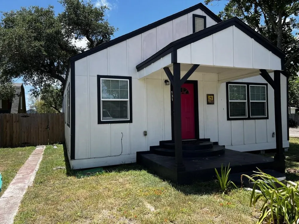 131 S Rife Aransas Pass, TX 78335