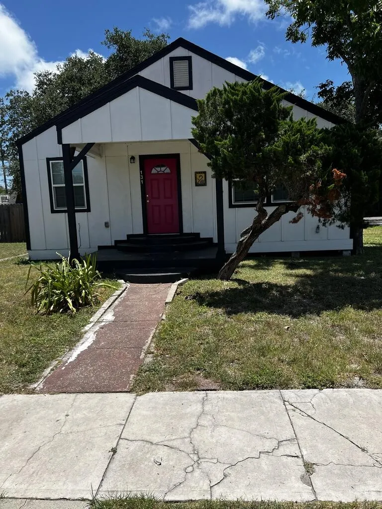 131 S Rife Aransas Pass, TX 78335