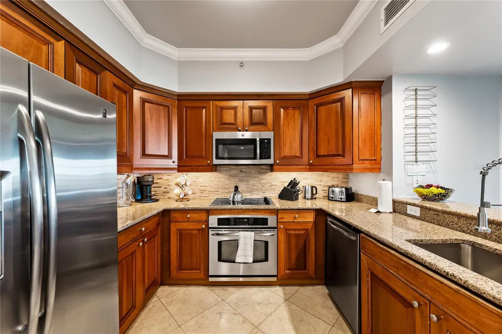 7593 GATHERING DRIVE #801 Reunion, FL 34747