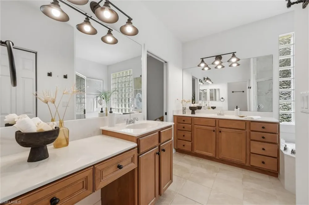 1892 PAR DRIVE Naples, FL 34120