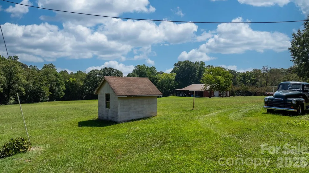 3962 Startown Road Newton, NC 28658