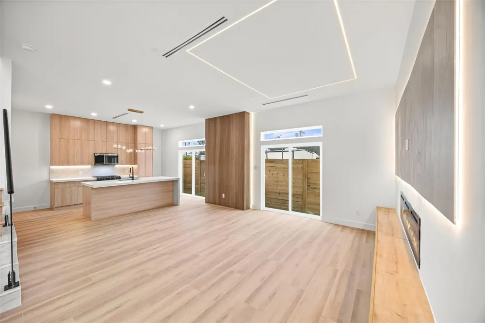 883 Paul Quinn Street Houston, TX 77091