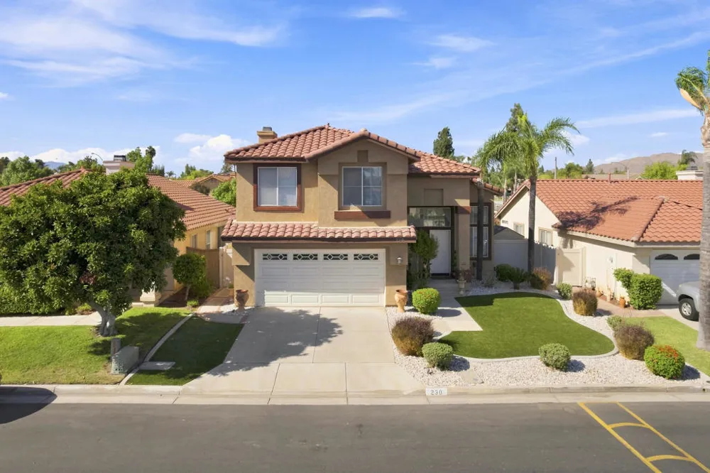 230 Fox Mills Lane Riverside, CA 92506