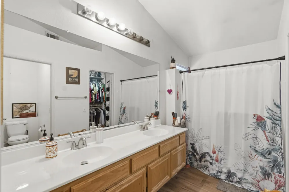 230 Fox Mills Lane Riverside, CA 92506