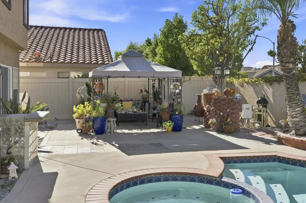 230 Fox Mills Lane Riverside, CA 92506