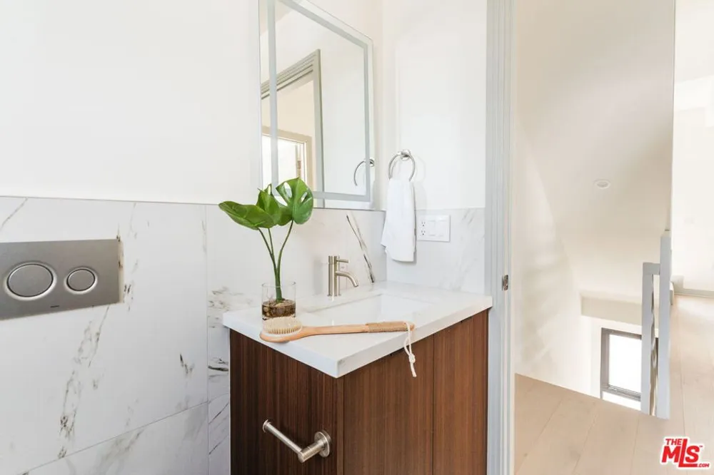 1051 Spaulding Avenue #E West Hollywood, CA 90046