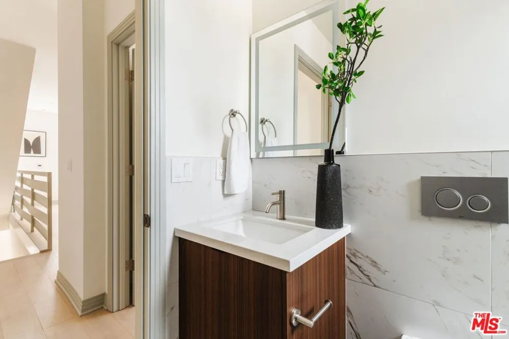 1051 Spaulding Avenue #E West Hollywood, CA 90046