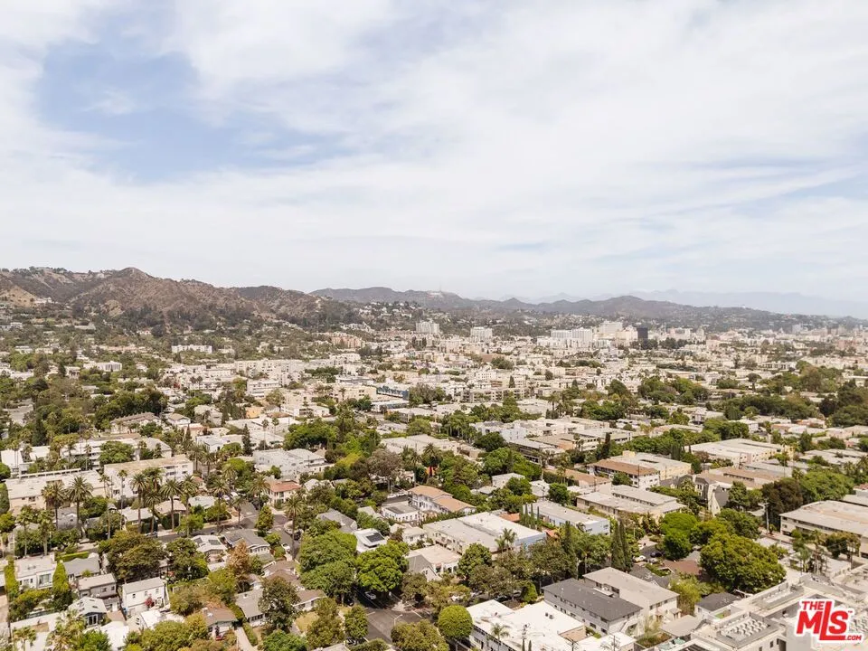 1051 Spaulding Avenue #E West Hollywood, CA 90046