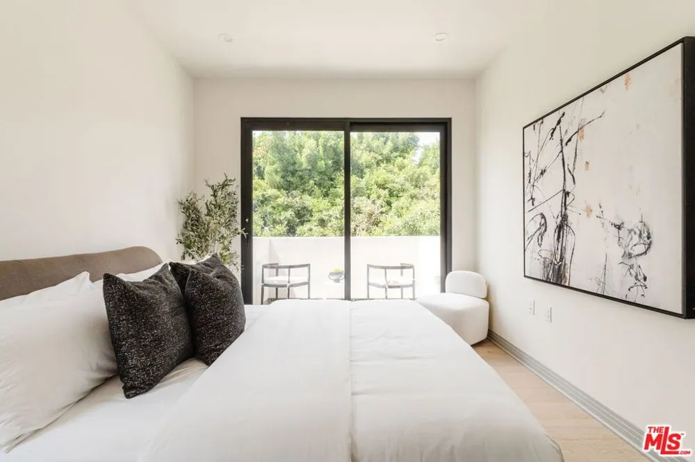 1051 Spaulding Avenue #E West Hollywood, CA 90046