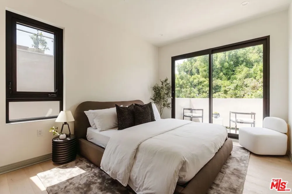 1051 Spaulding Avenue #E West Hollywood, CA 90046