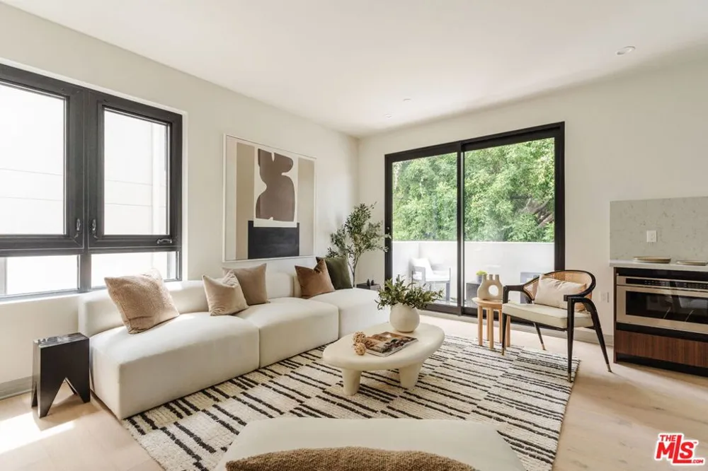 1051 Spaulding Avenue #E West Hollywood, CA 90046