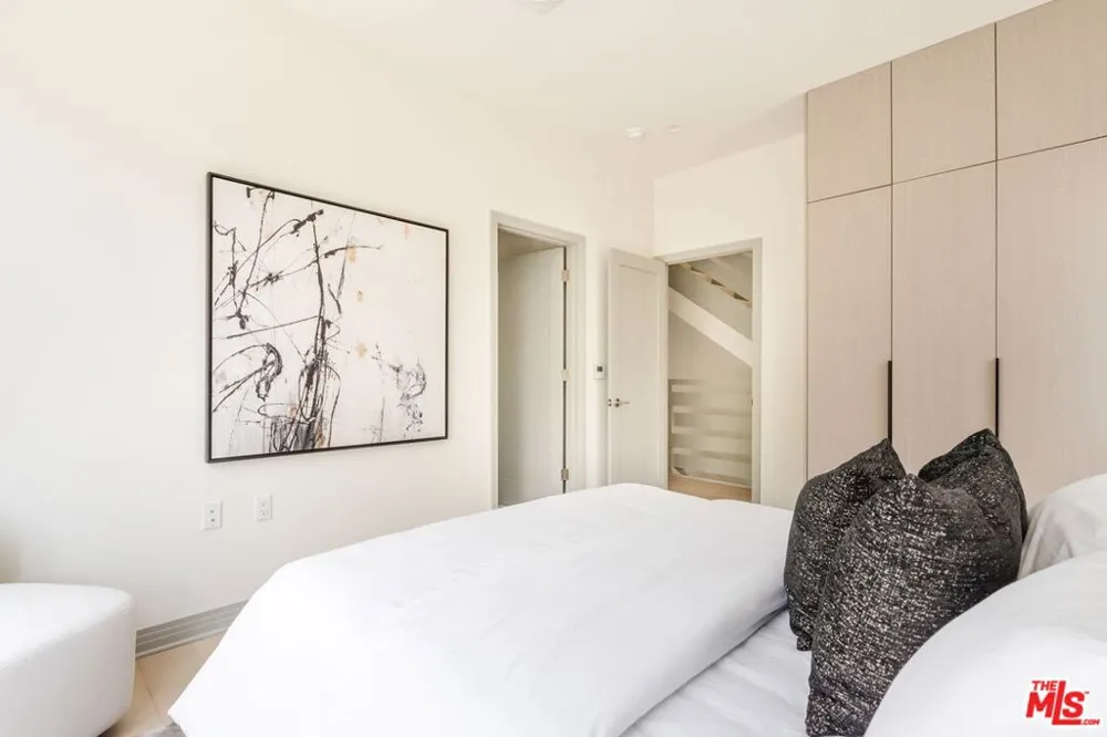 1051 Spaulding Avenue #E West Hollywood, CA 90046