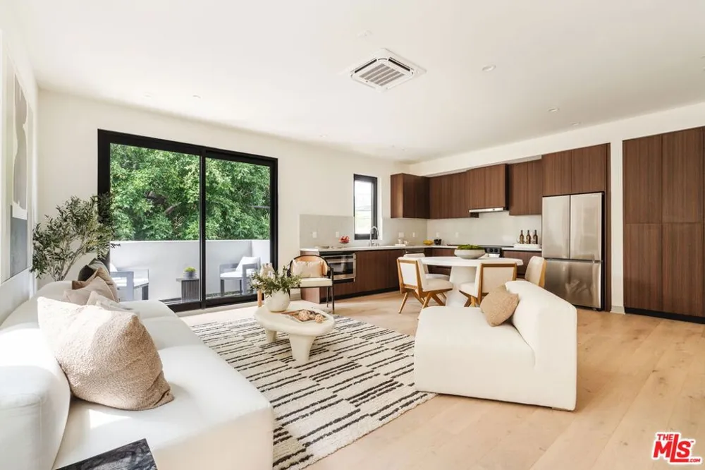 1051 Spaulding Avenue #E West Hollywood, CA 90046