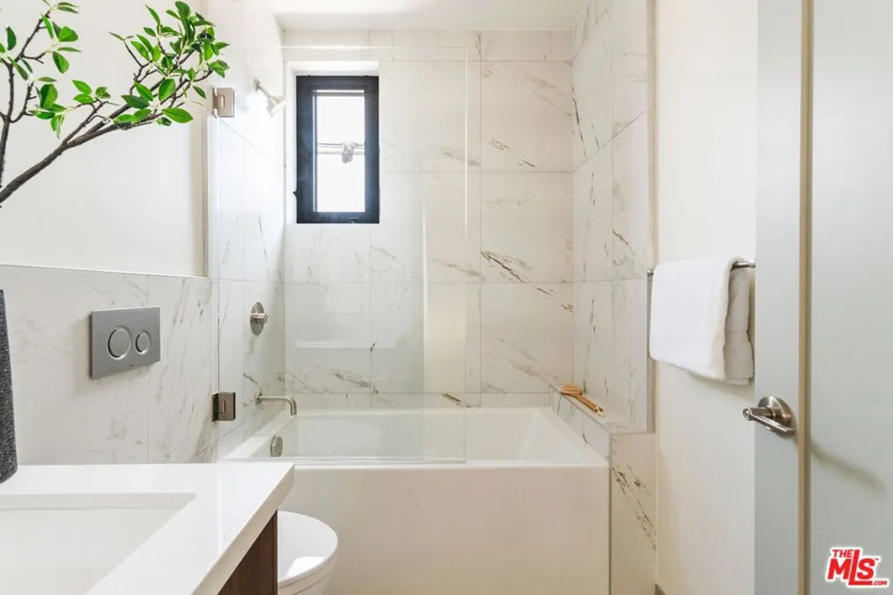 1051 Spaulding Avenue #E West Hollywood, CA 90046