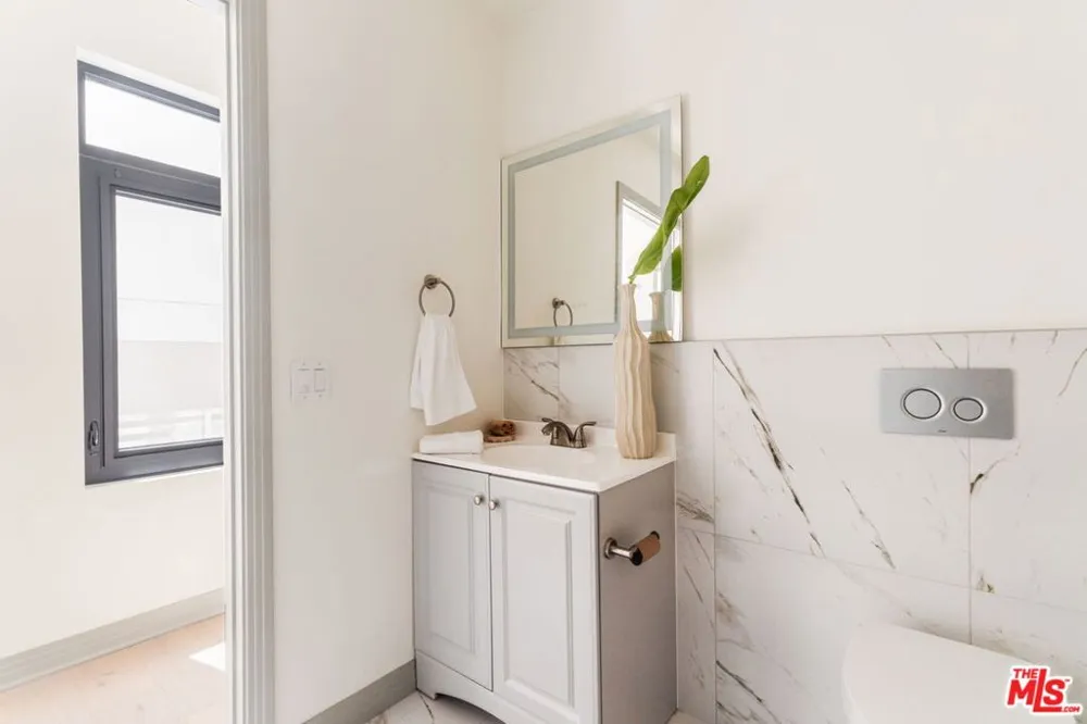 1051 Spaulding Avenue #E West Hollywood, CA 90046