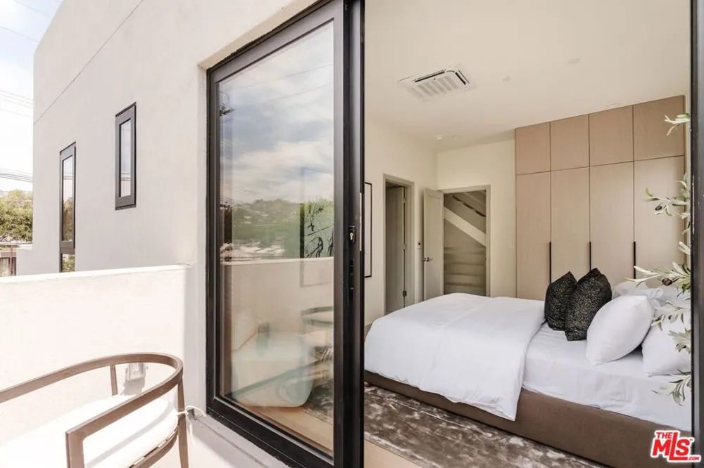 1051 Spaulding Avenue #E West Hollywood, CA 90046