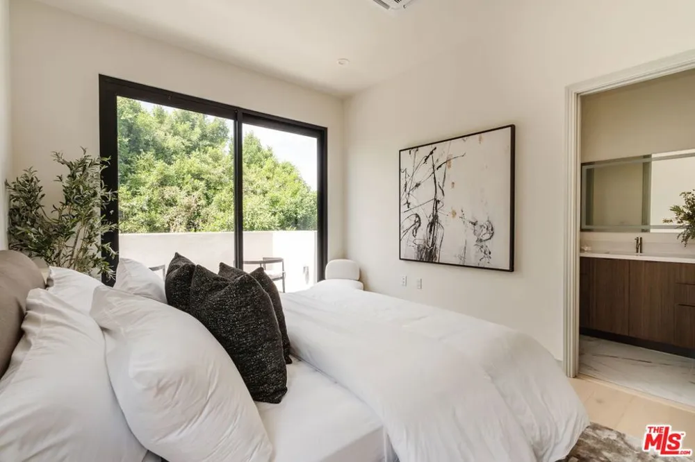 1051 Spaulding Avenue #E West Hollywood, CA 90046