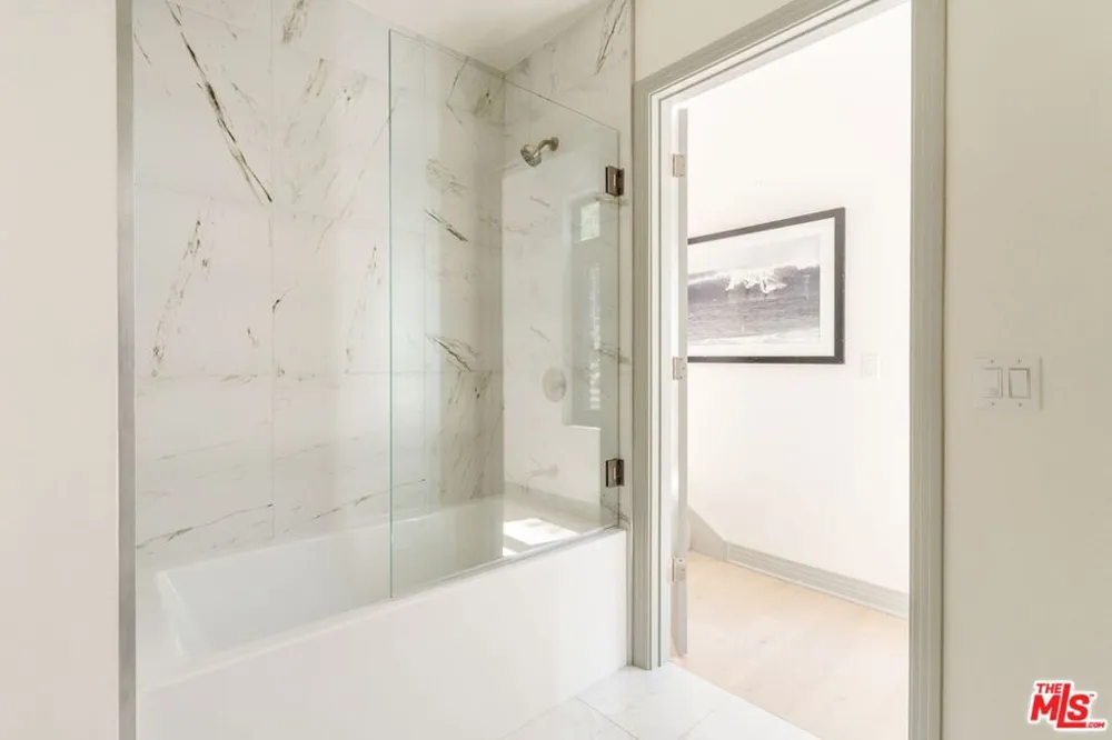 1051 Spaulding Avenue #E West Hollywood, CA 90046