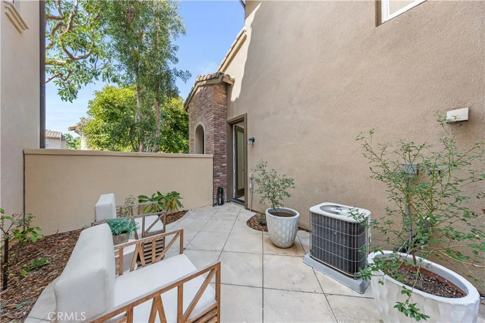 14 Tall Oak Irvine, CA 92603