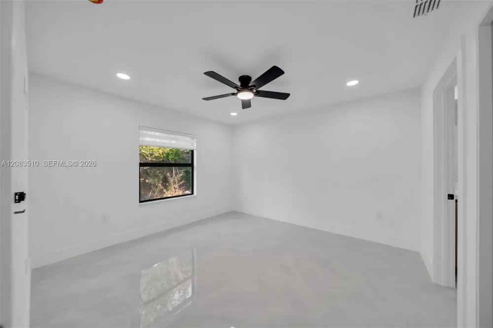 12 15TH ST Lehigh Acres, FL 33972