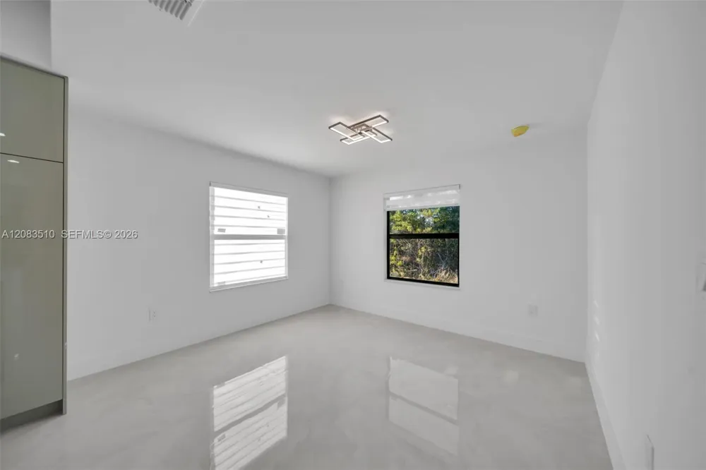 12 15TH ST Lehigh Acres, FL 33972