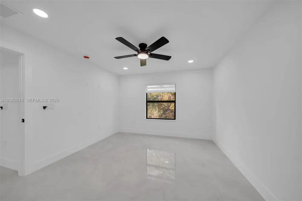 12 15TH ST Lehigh Acres, FL 33972