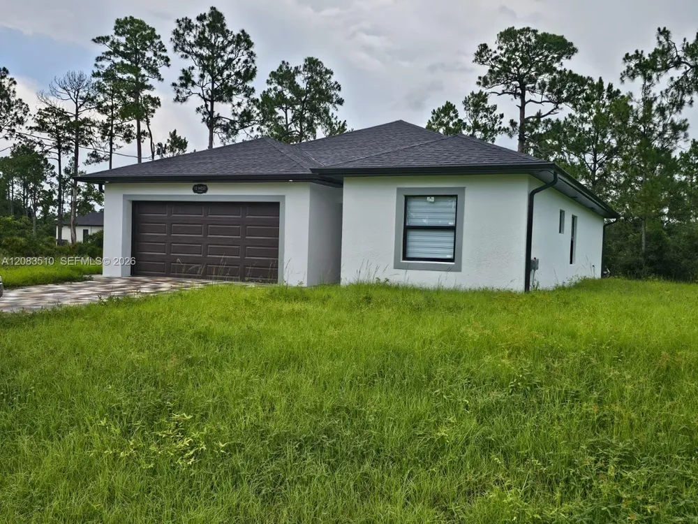 12 15TH ST Lehigh Acres, FL 33972
