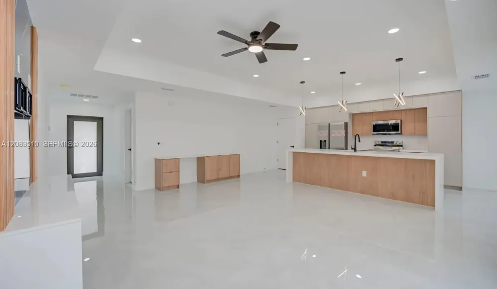 12 15TH ST Lehigh Acres, FL 33972