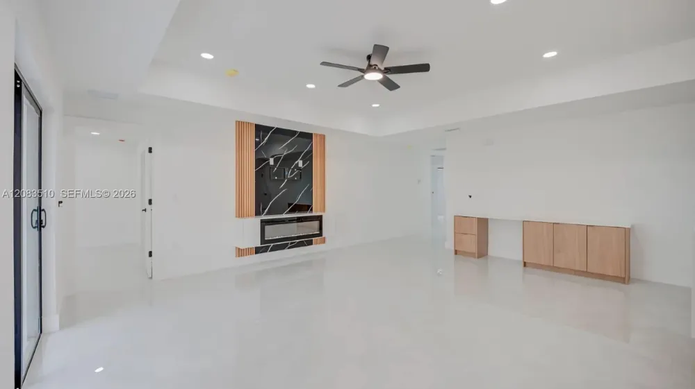 12 15TH ST Lehigh Acres, FL 33972