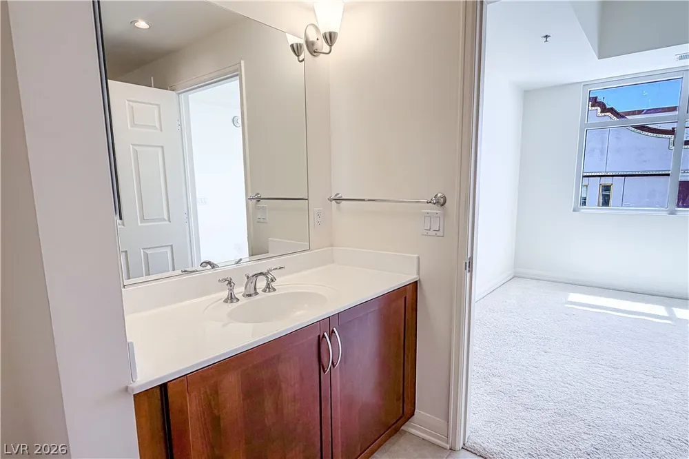 150 Las Vegas Boulevard #1813 Las Vegas, NV 89101