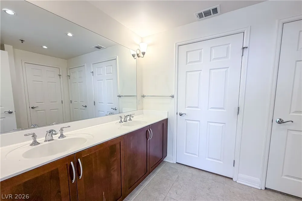 150 Las Vegas Boulevard #1813 Las Vegas, NV 89101