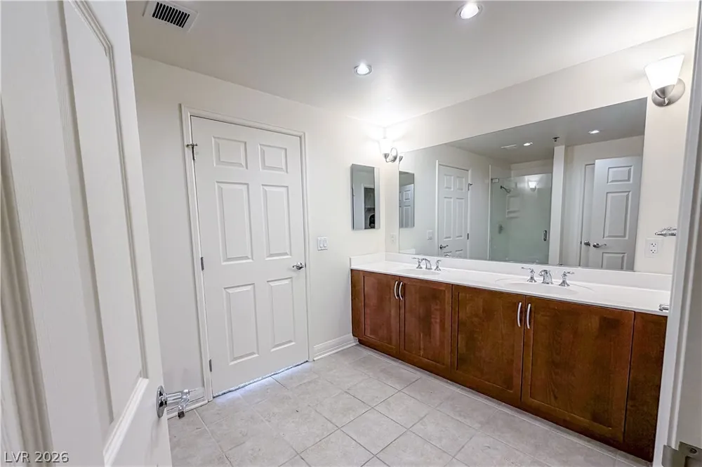 150 Las Vegas Boulevard #1813 Las Vegas, NV 89101