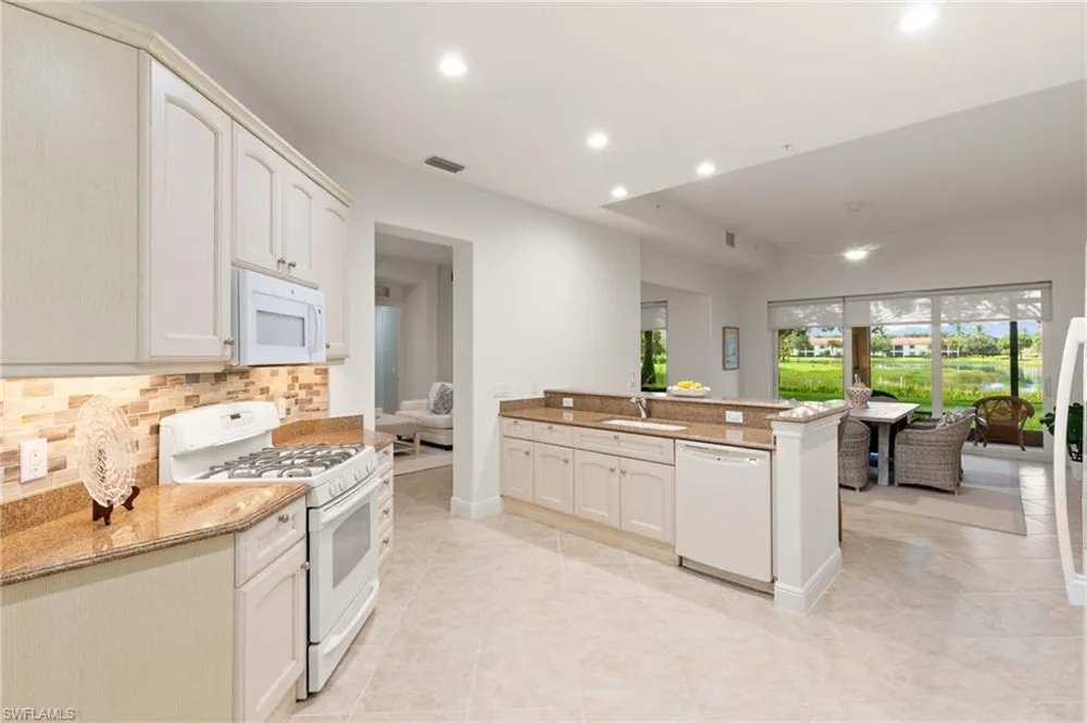 3053 Aviamar Circle #8-102 Naples, FL 34114