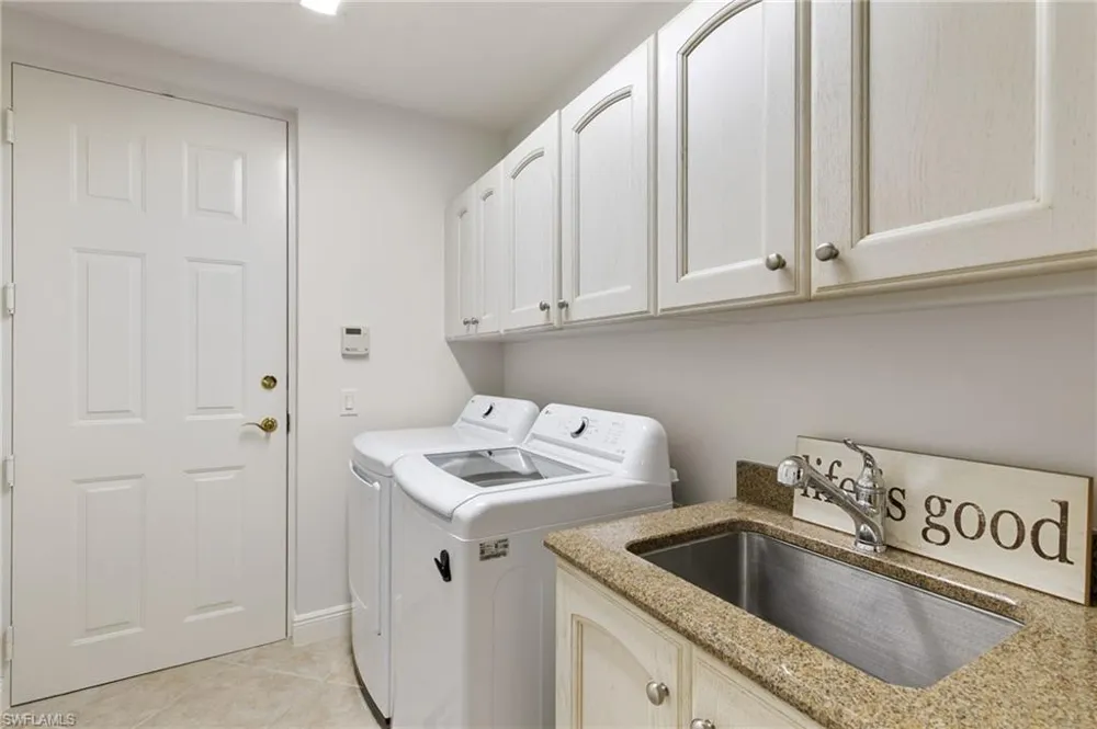 3053 Aviamar Circle #8-102 Naples, FL 34114