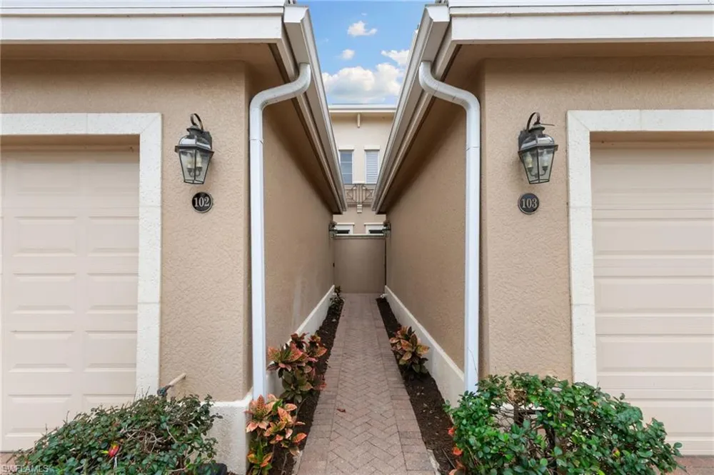 3053 Aviamar Circle #8-102 Naples, FL 34114