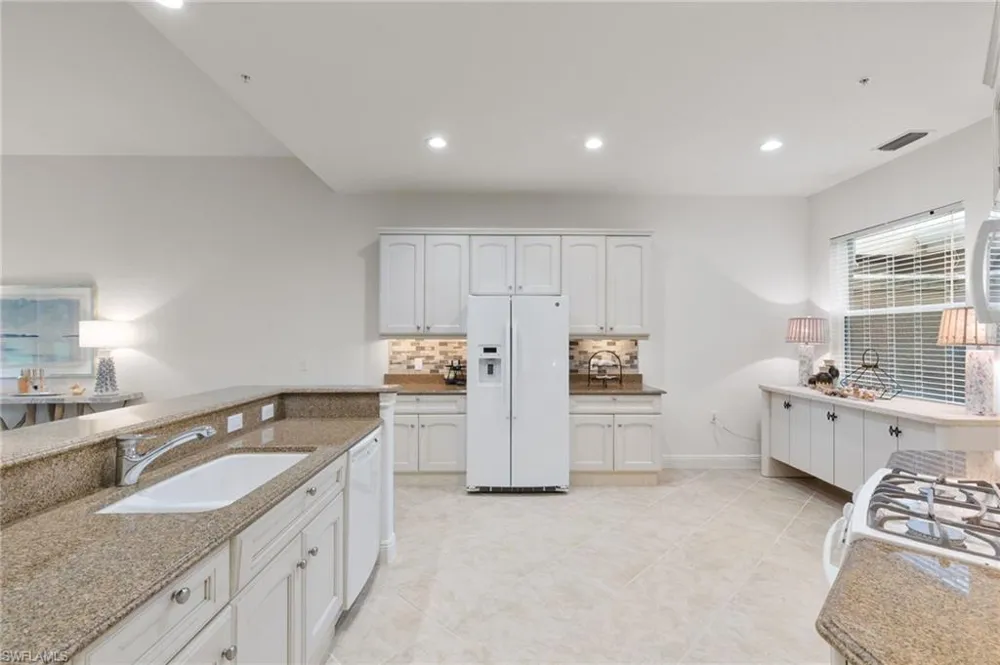 3053 Aviamar Circle #8-102 Naples, FL 34114