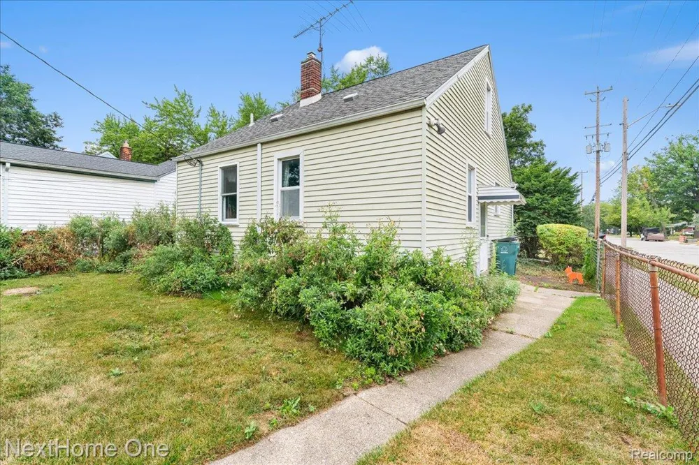 4296 Phillips Avenue Berkley City, MI 48072