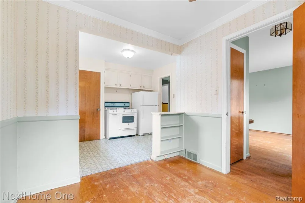 4296 Phillips Avenue Berkley City, MI 48072