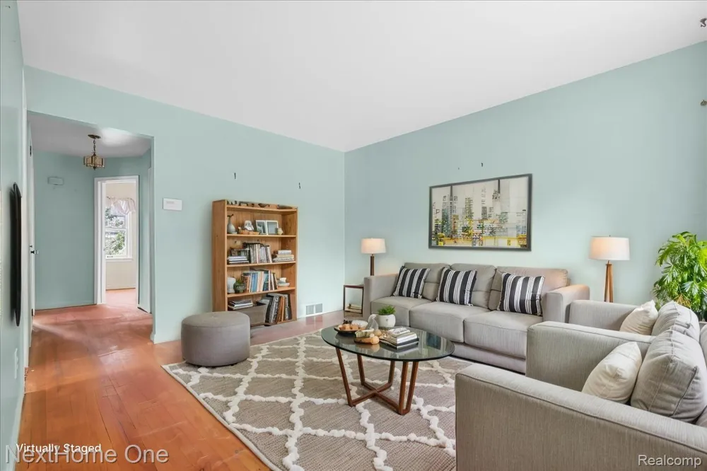 4296 Phillips Avenue Berkley City, MI 48072